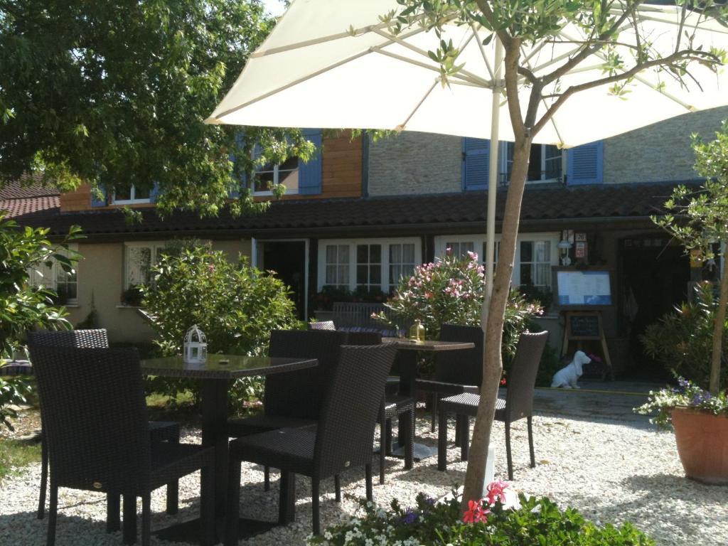 Logis Hotel La Grange Du Relais Colombey-les-deux-Églises Exterior foto